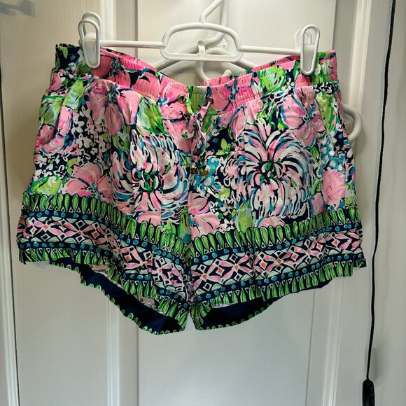 Pre-worn MINT Lilly Pulitzer Women's Size Small Floral Pattern Beach Shorts - Picture 1 of 11
